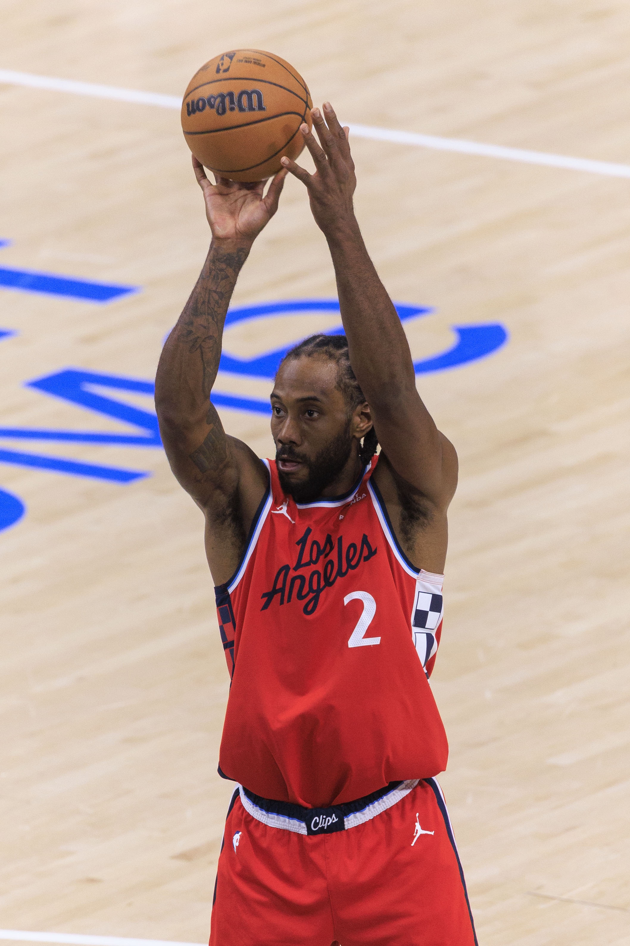 开云-可别受伤！小卡撤步急停干拔长两分飙中 落地有些崴脚