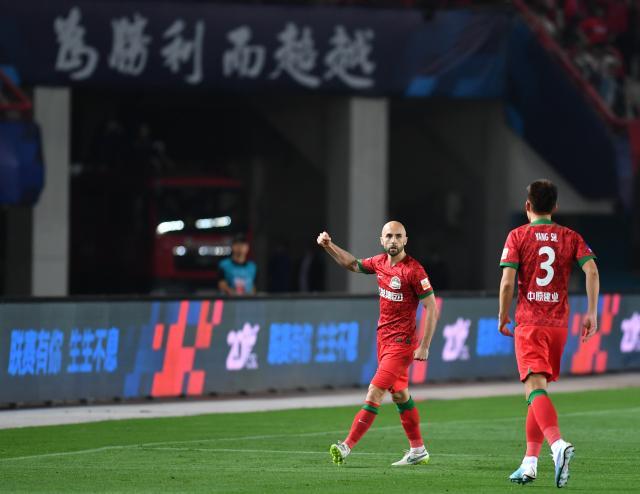 开云体育-【中超】牟鹏飞屡现神扑 河南主场0比0青岛再获平局